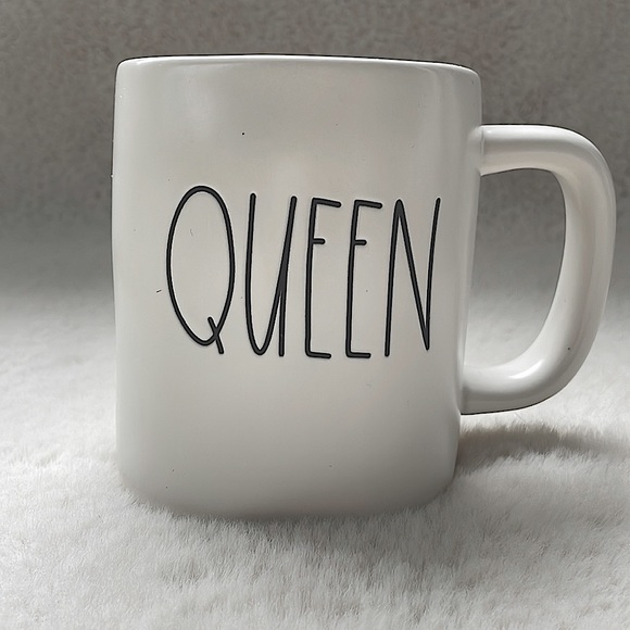Rae Dunn Other - Rae Dunn Queen Mug